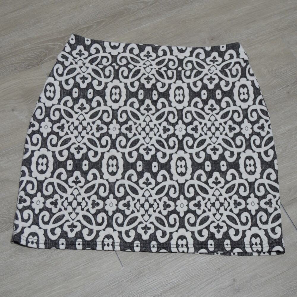 Laura Hlavac Gray & White Textured Mini Skirt Size Medium